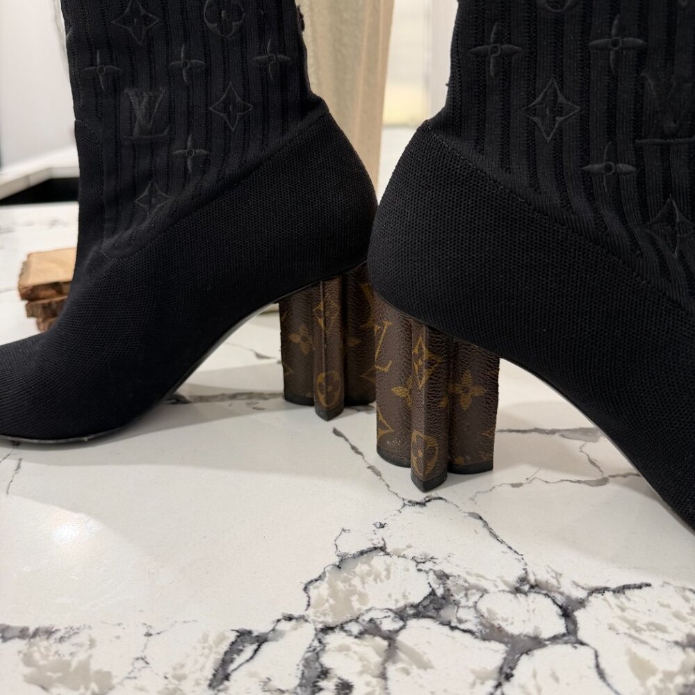 Louis Vuitton Women Stretch Fabric Silhouette Ankle Boots w/ Monogram Star Heel - Picture 7 of 7